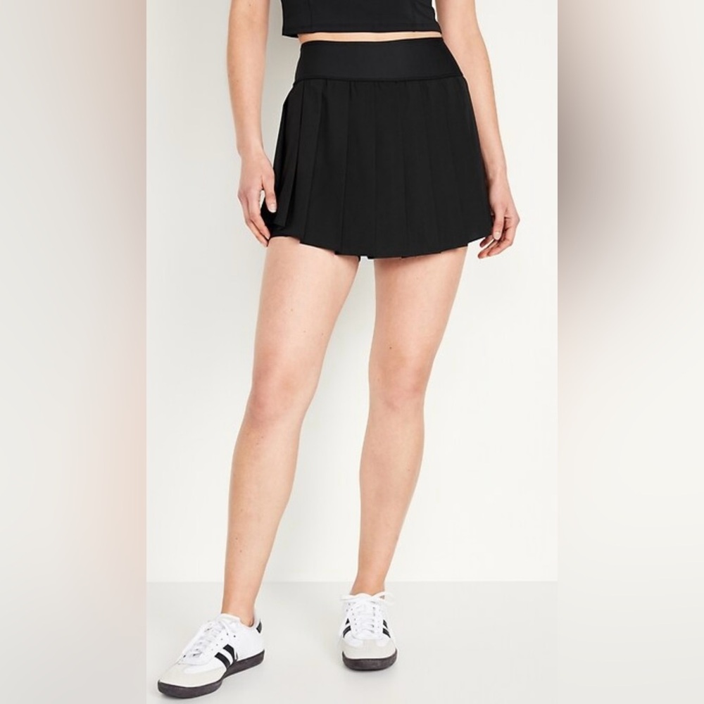 NWT Old Navy High Waisted Tech Stretch Pleated Skort